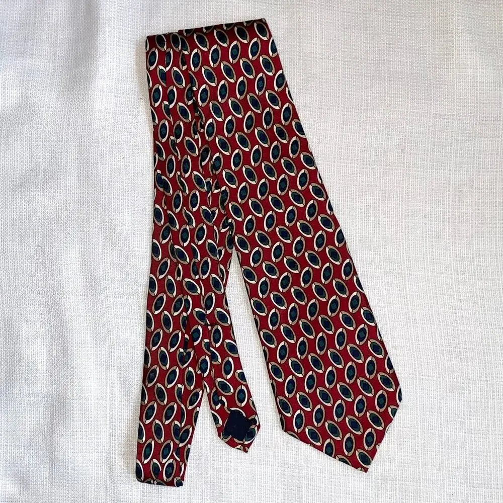 Brooks Brothers Deep Red Oval Print Silk Tie Made‎ in the USA Very Nice